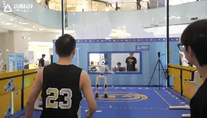 动易科技 羽球馆 顾客对打